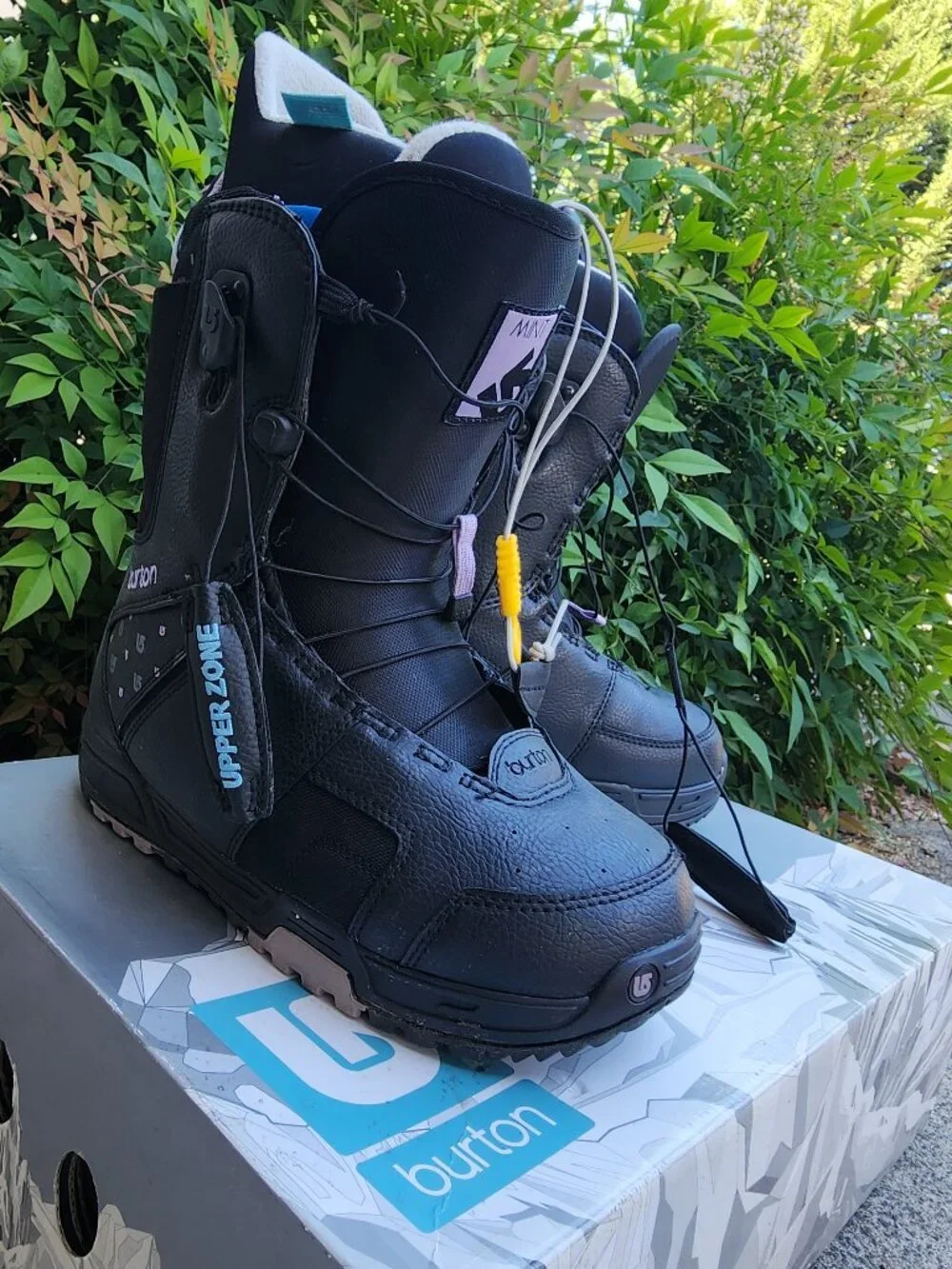 Burton euc women